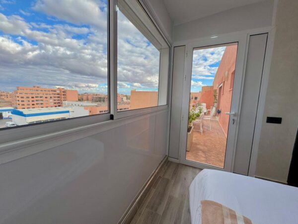 Appartement Horizon - 3 Chambres avec Piscine et Double Garage Face à Supratours, Marrakech - Image 12