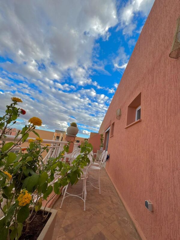 Appartement Horizon - 3 Chambres avec Piscine et Double Garage Face à Supratours, Marrakech - Image 9