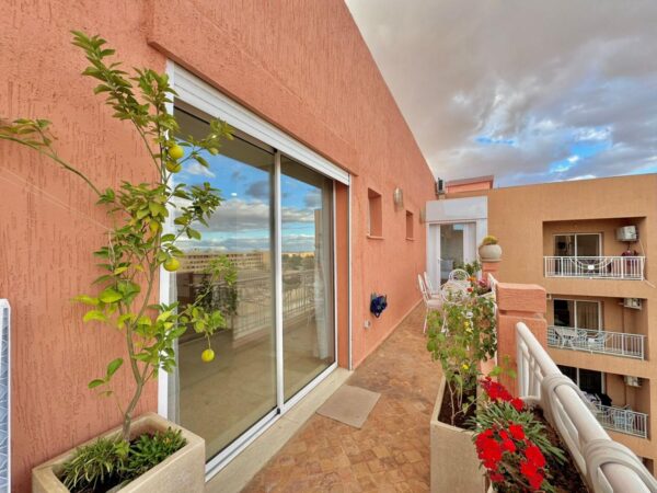 Appartement Horizon - 3 Chambres avec Piscine et Double Garage Face à Supratours, Marrakech - Image 6